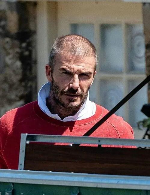 小贝被谁爆料了视频,神秘人物成焦点  第2张 小贝被谁爆料了视频,神秘人物成焦点  第2张